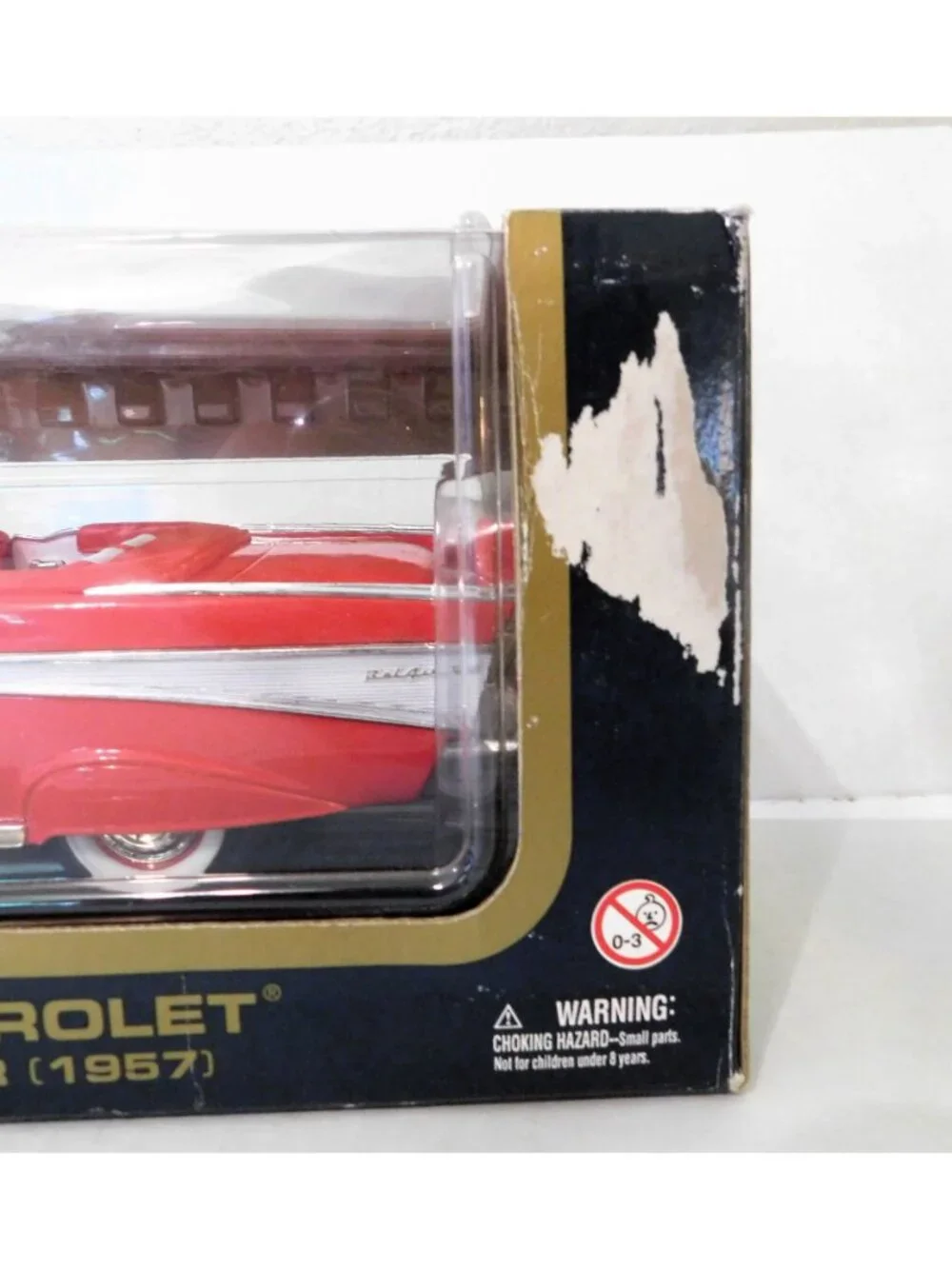 1957 Chevrolet Bel Air 1:18 Die-Cast Model Red Convertible Road Tough